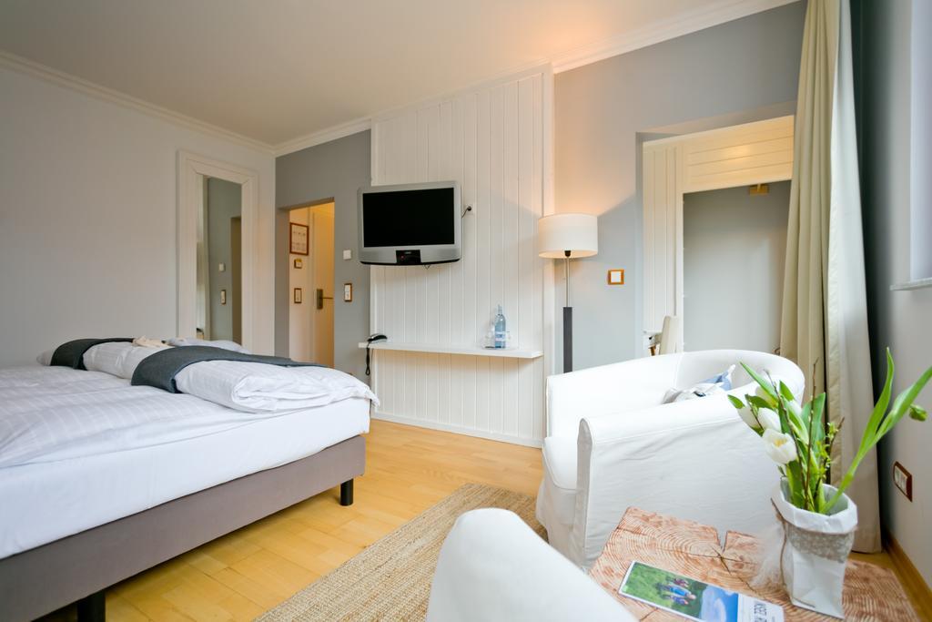 Romantik Hotel Schloss Ranzow Lohme Luaran gambar